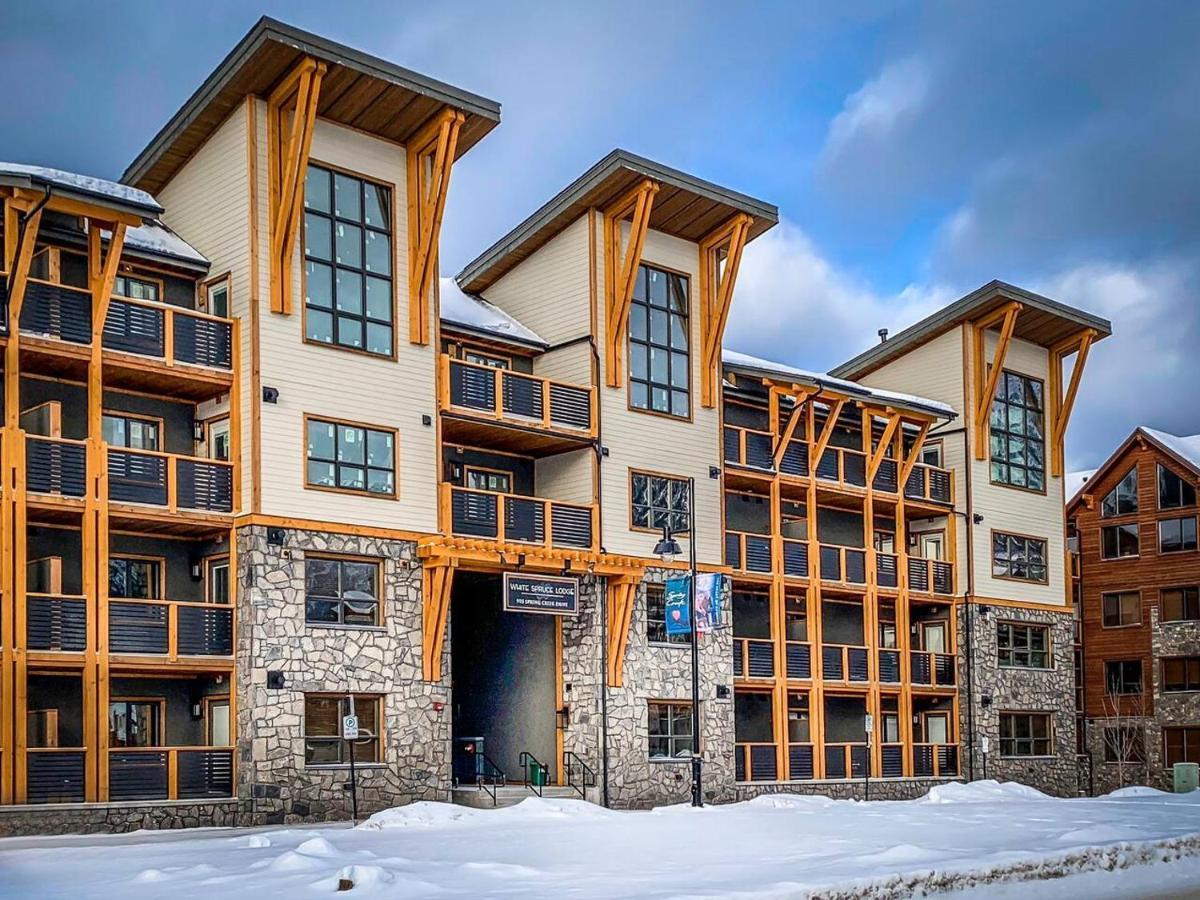 Spring Creek Luxury King One Bedroom At White Spruce Lodge Канмор Екстериор снимка