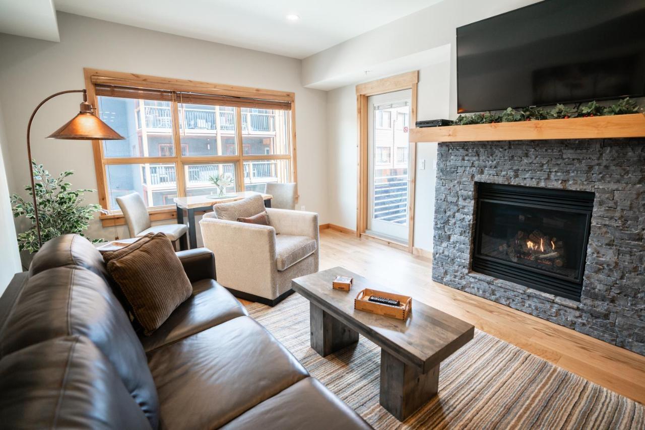Spring Creek Luxury King One Bedroom At White Spruce Lodge Канмор Екстериор снимка